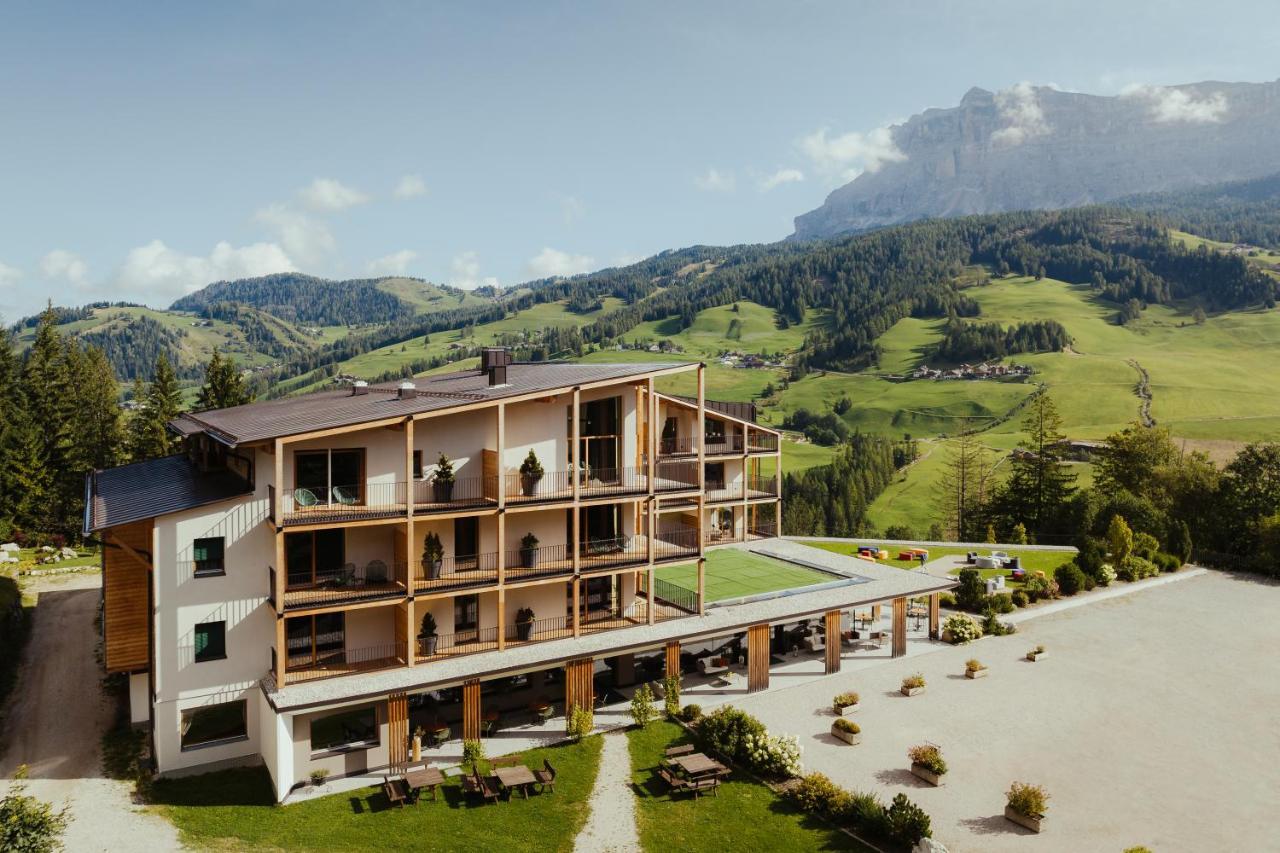 Hotel Lech Da Sompunt Badia  Bagian luar foto