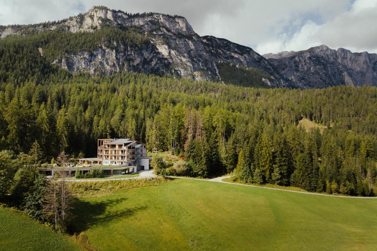 Hotel Lech Da Sompunt Badia  Bagian luar foto