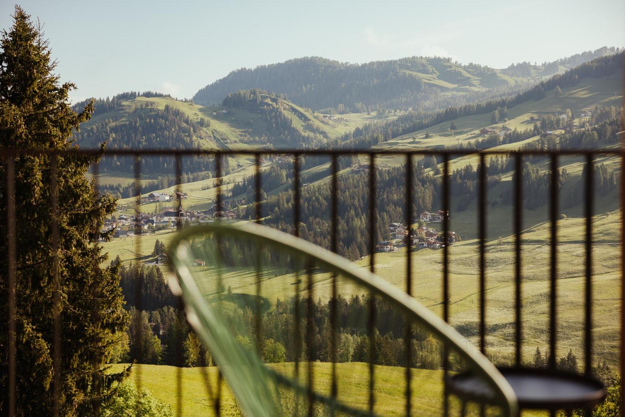 Hotel Lech Da Sompunt Badia  Bagian luar foto